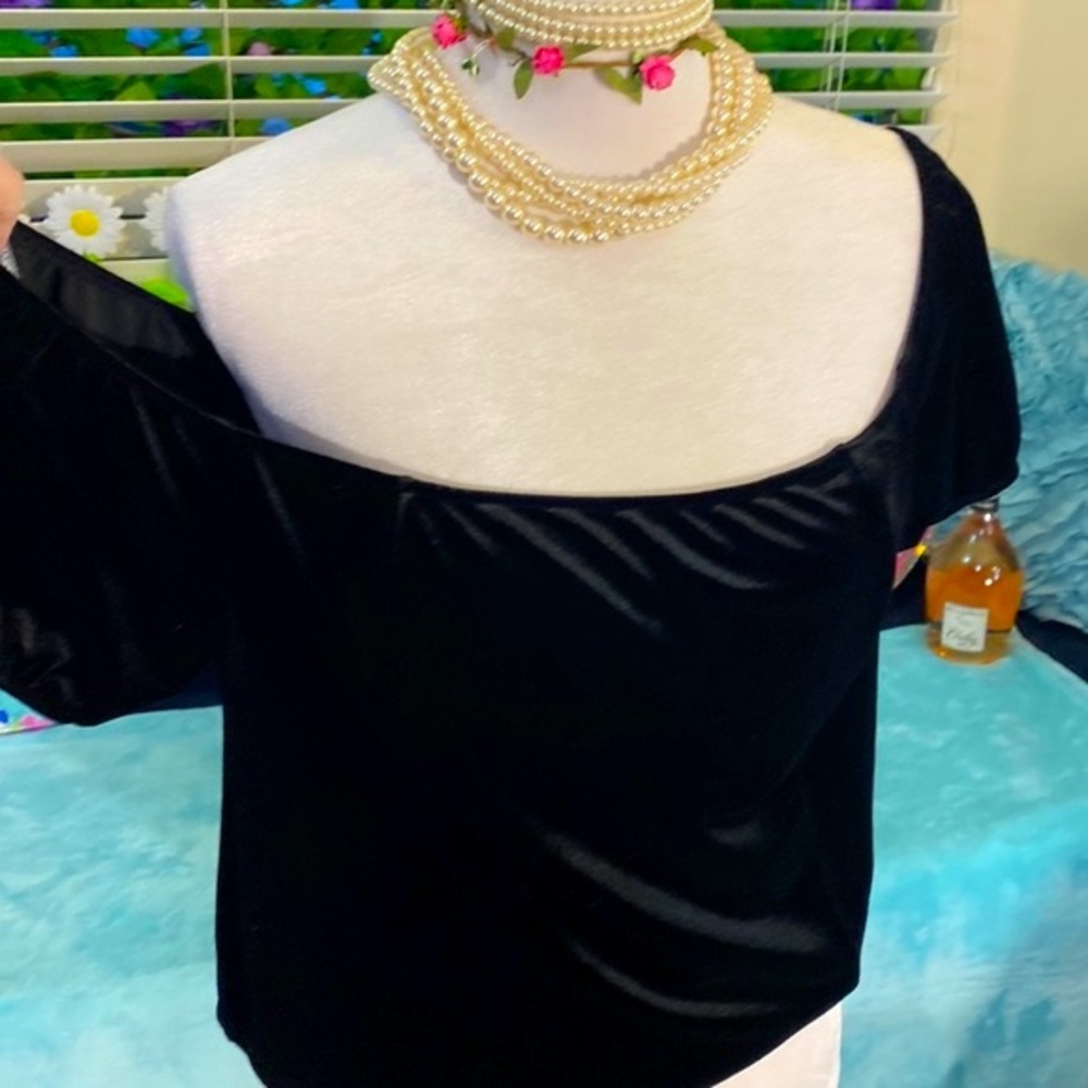 Forever 21+ classic black velvet off-the-shoulders top